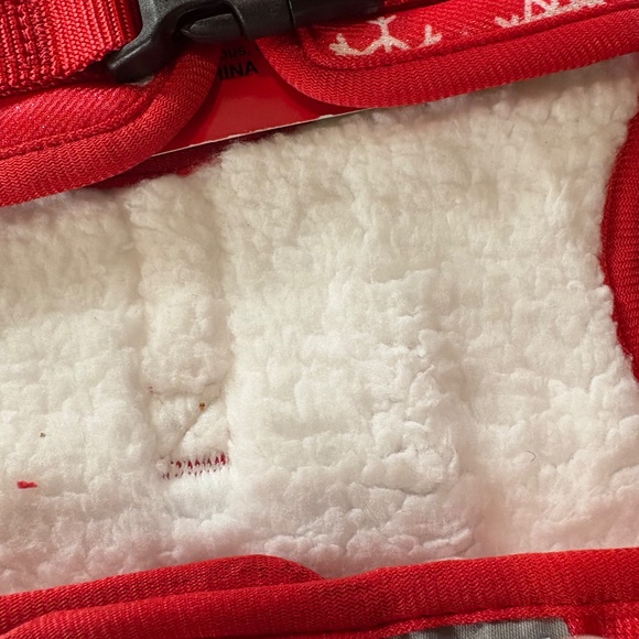 NWT - WINTER SNOWFLAKE - BRIGHT RED - WARM PET HARNESS - Picture 6 of 11